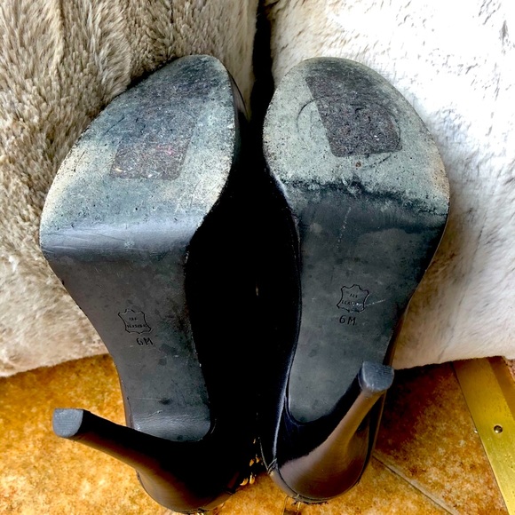 Tory Burch black leather ankle booties - Picture 3 of 3